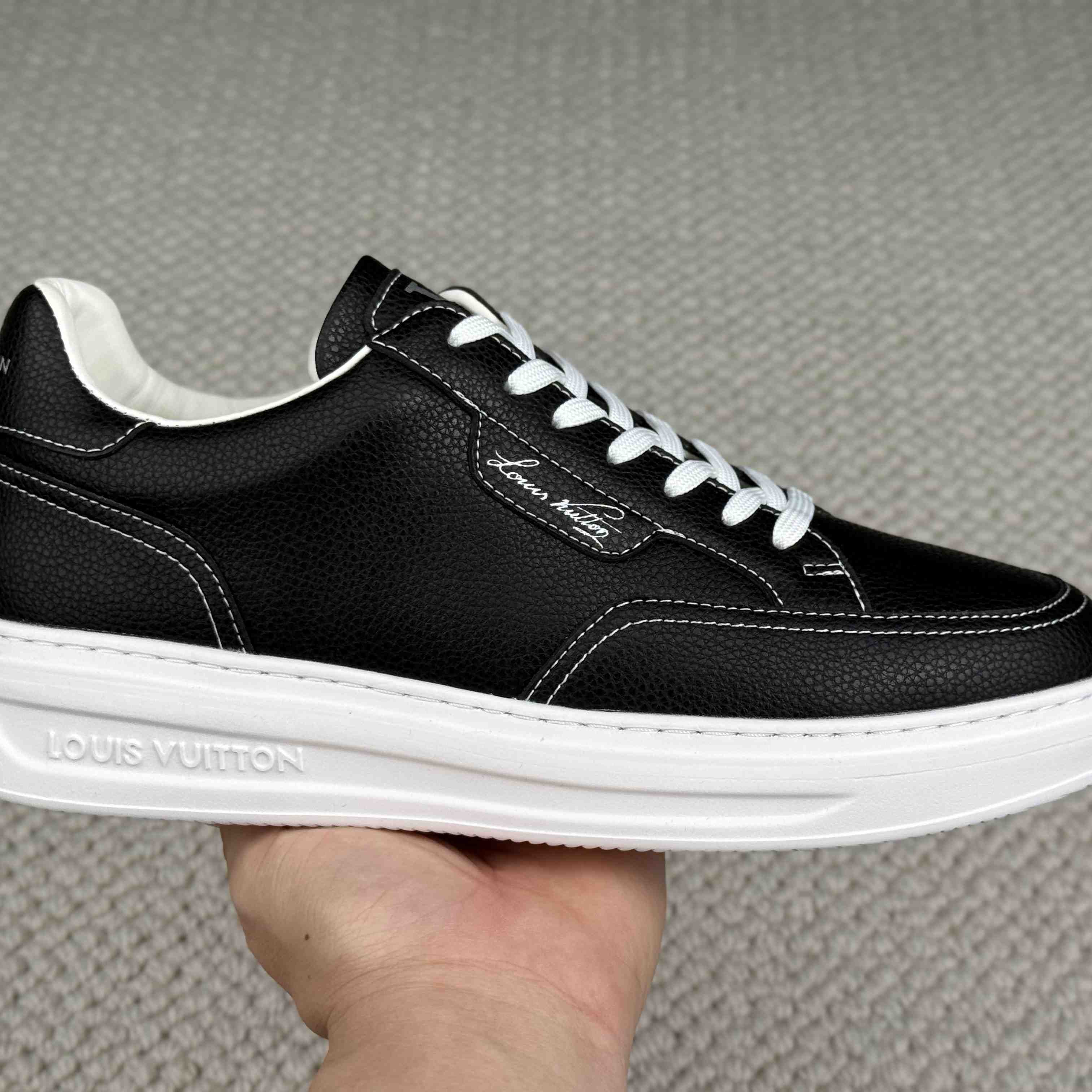 Louis Vuitton Beverly Hills Sneaker 1AJ834 - FashionPlug