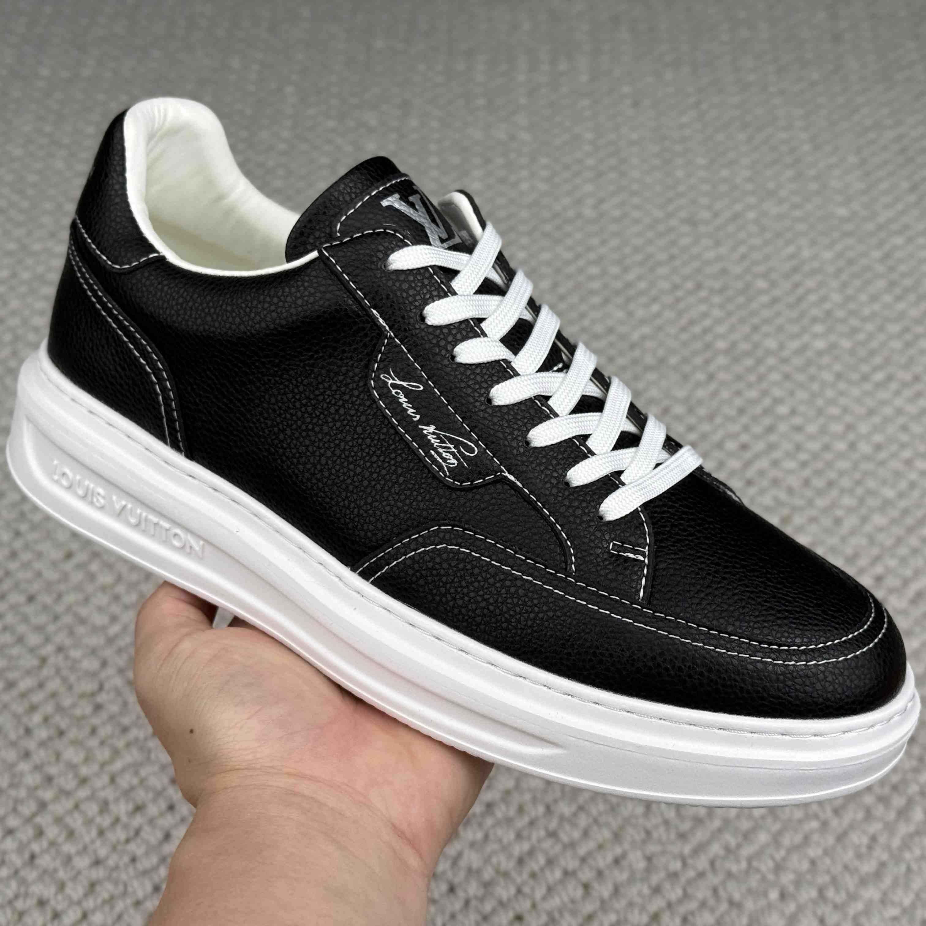 Louis Vuitton Beverly Hills Sneaker 1AJ834 - FashionPlug