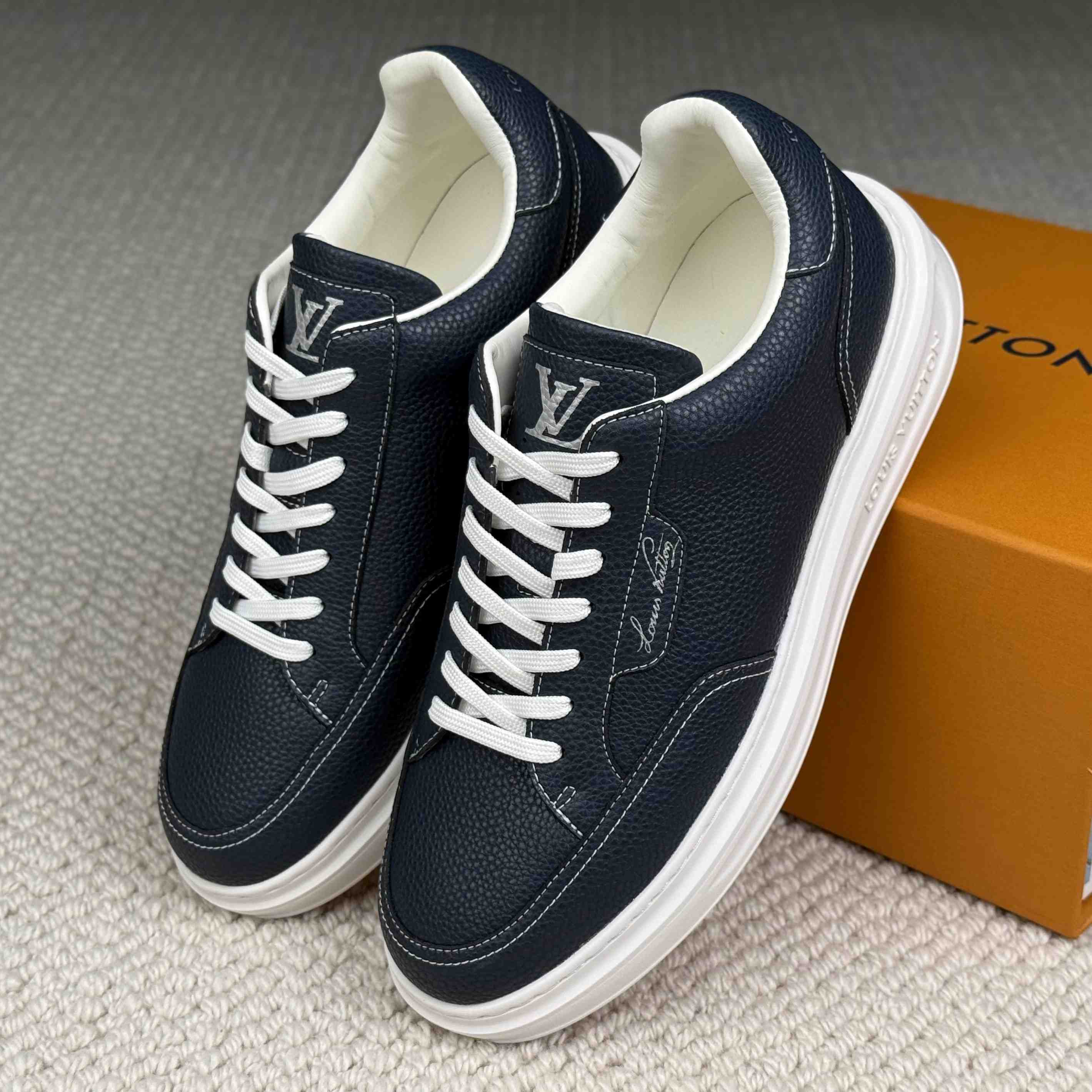 Louis Vuitton Beverly Hills Sneaker 1AJ852 - FashionPlug