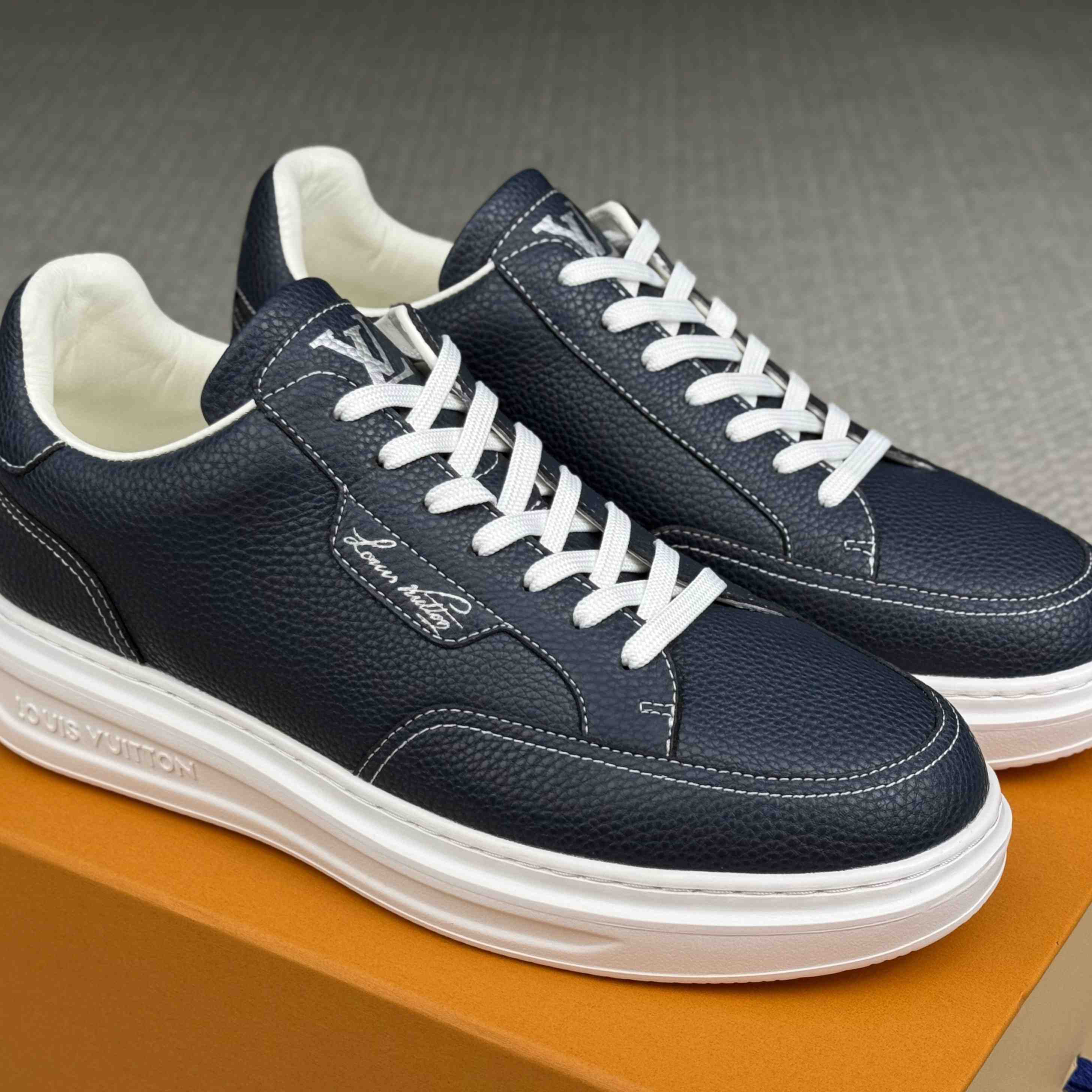 Louis Vuitton Beverly Hills Sneaker 1AJ852 - FashionPlug