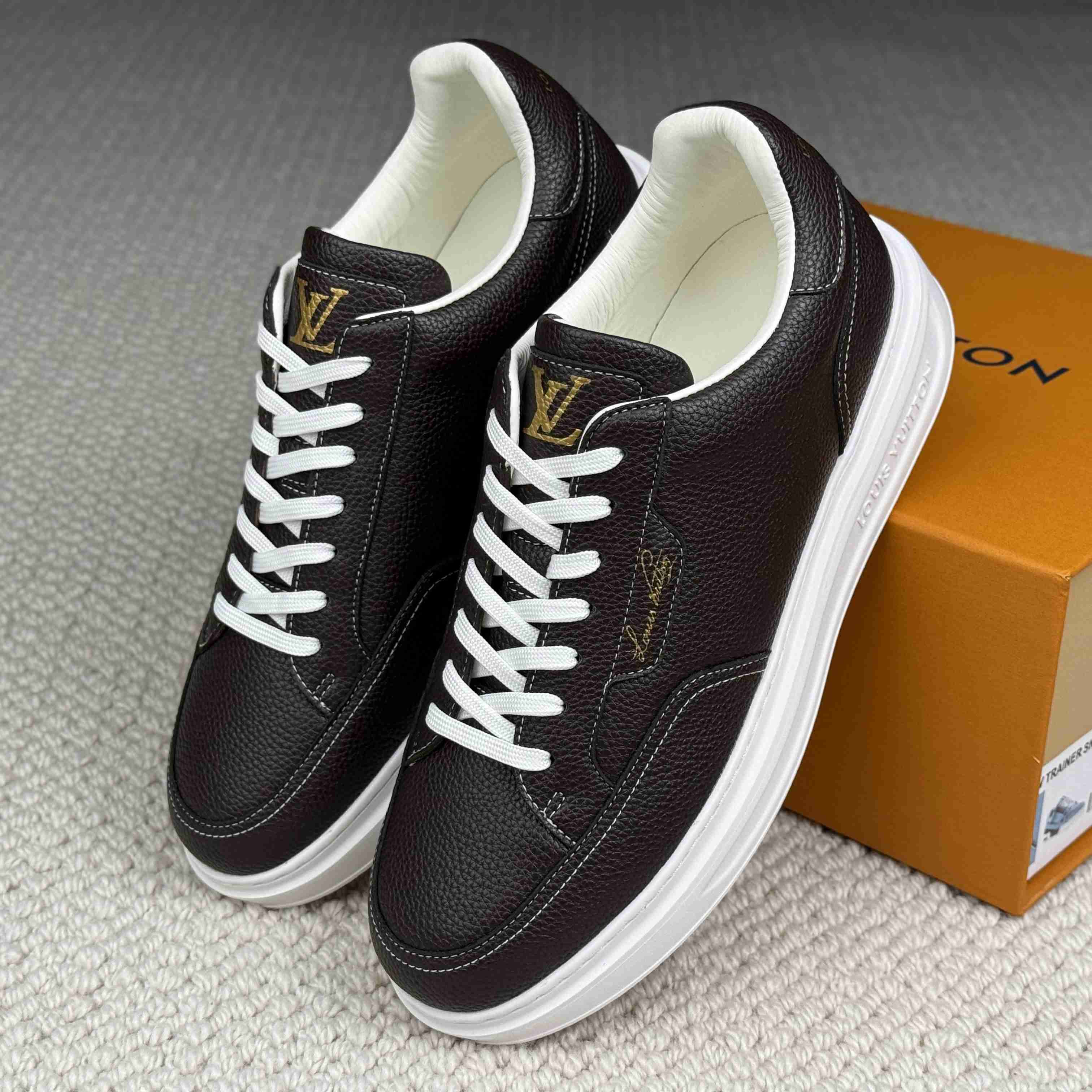 Louis Vuitton Beverly Hills Sneaker 1AJ870 - FashionPlug