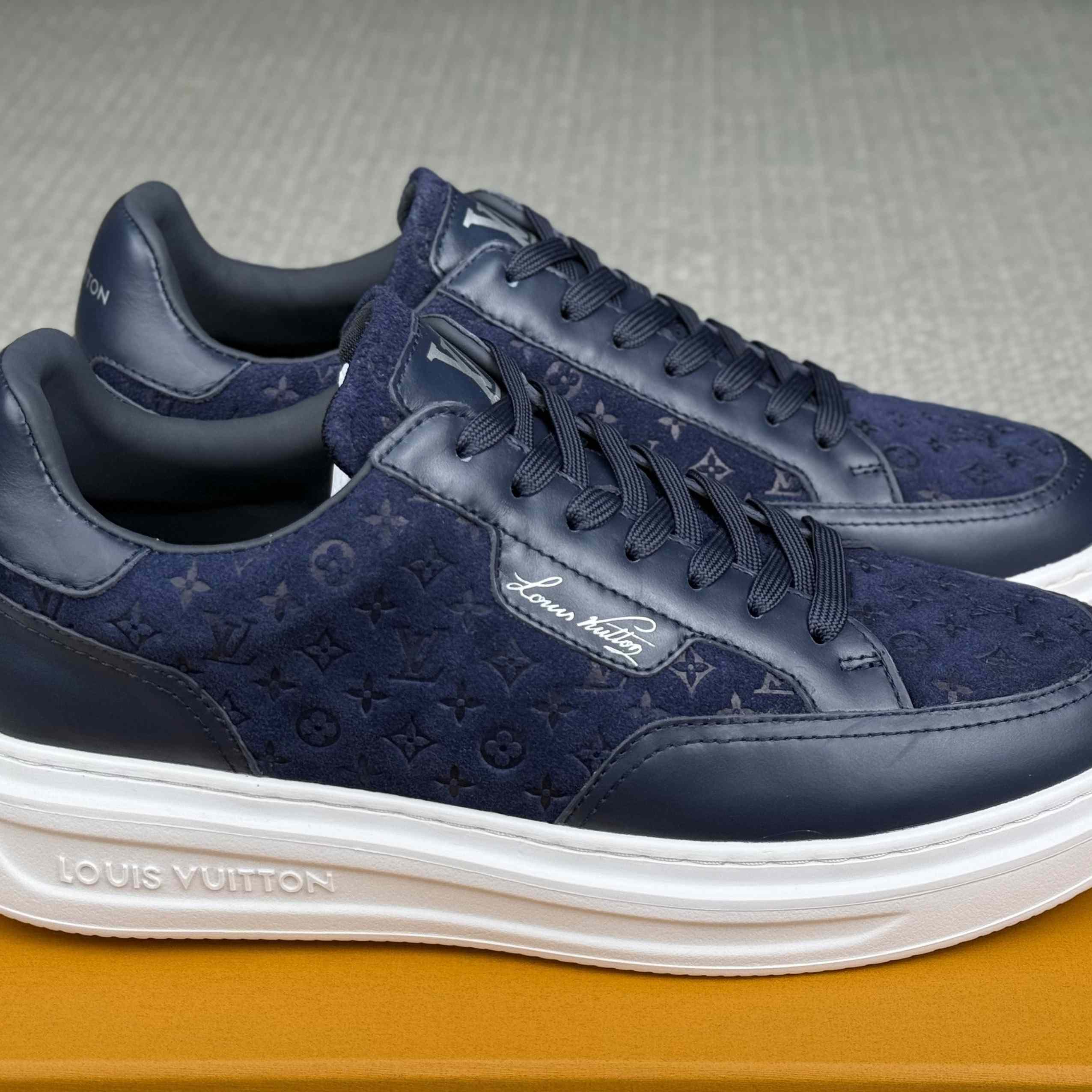 Louis Vuitton Beverly Hills Sneaker 1AKBR9 - FashionPlug
