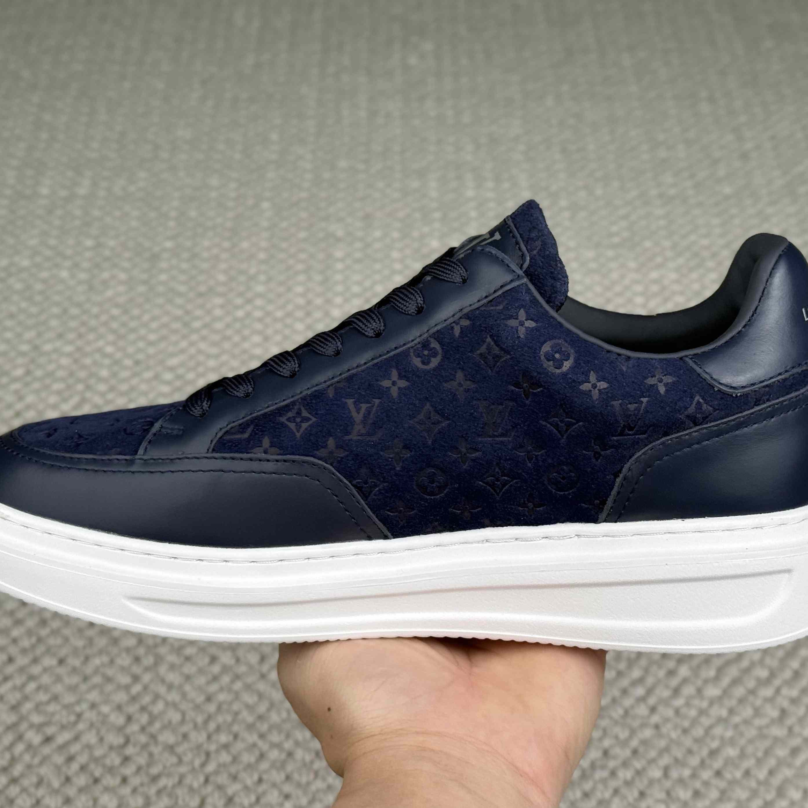 Louis Vuitton Beverly Hills Sneaker 1AKBR9 - FashionPlug