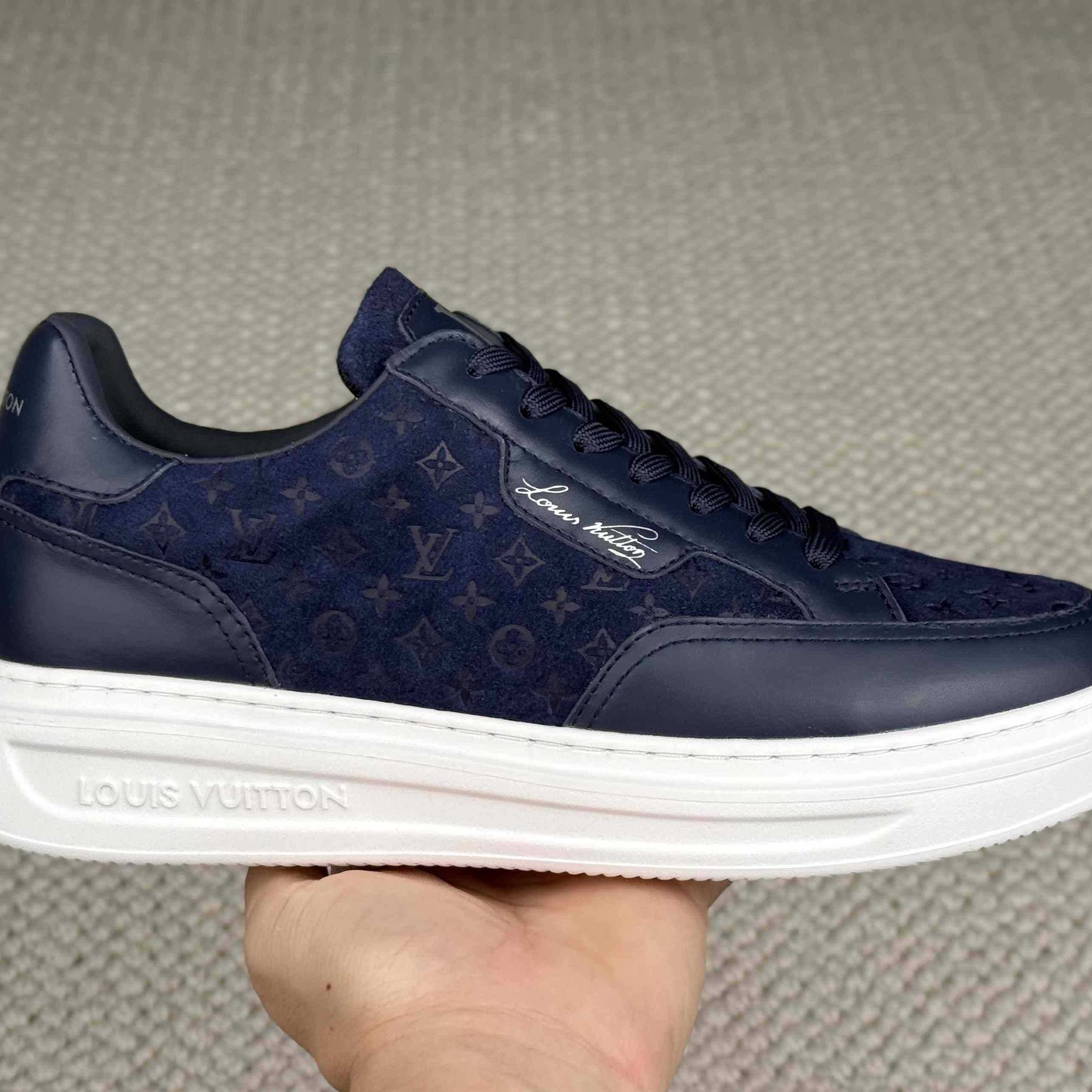 Louis Vuitton Beverly Hills Sneaker 1AKBR9 - FashionPlug