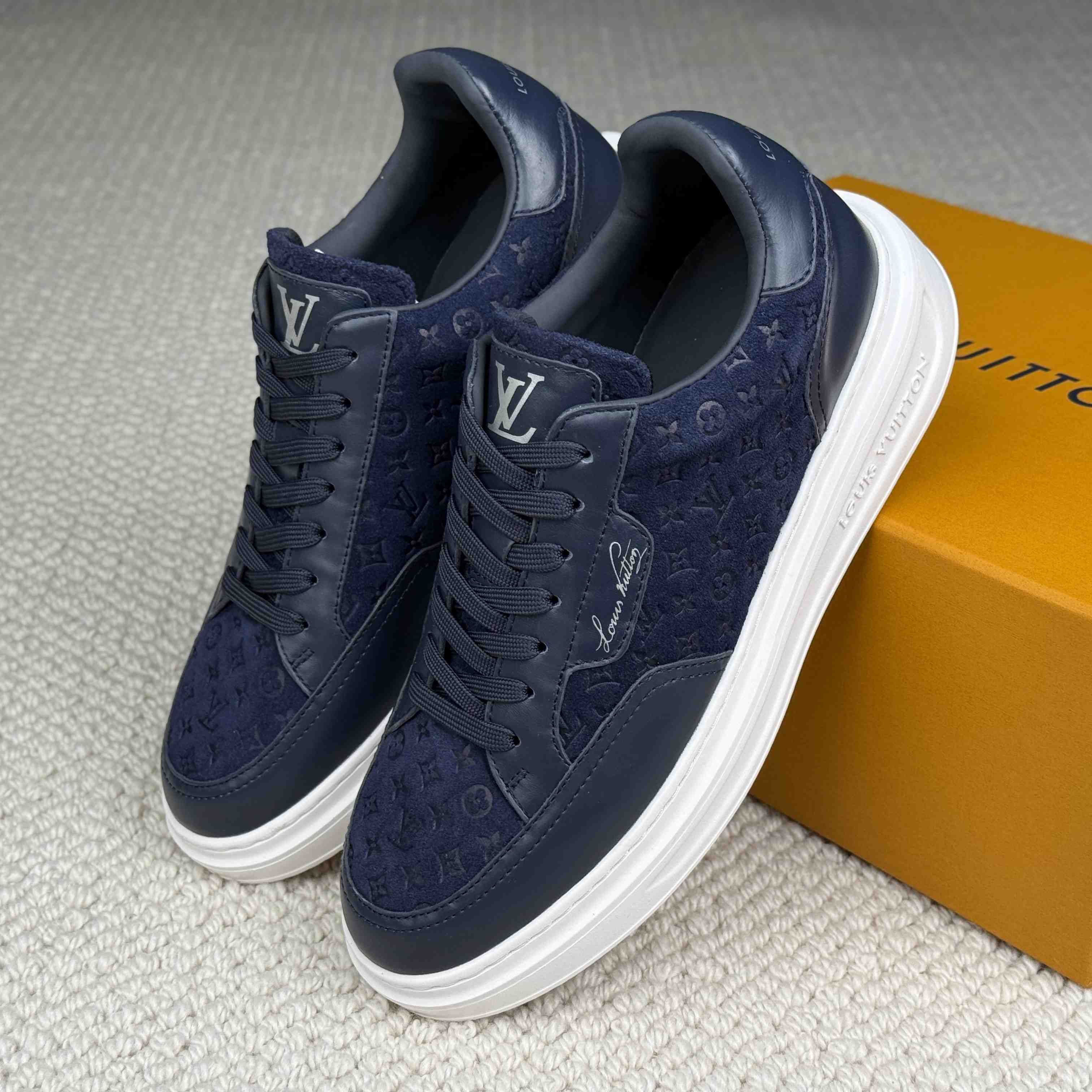 Louis Vuitton Beverly Hills Sneaker 1AKBR9 - FashionPlug