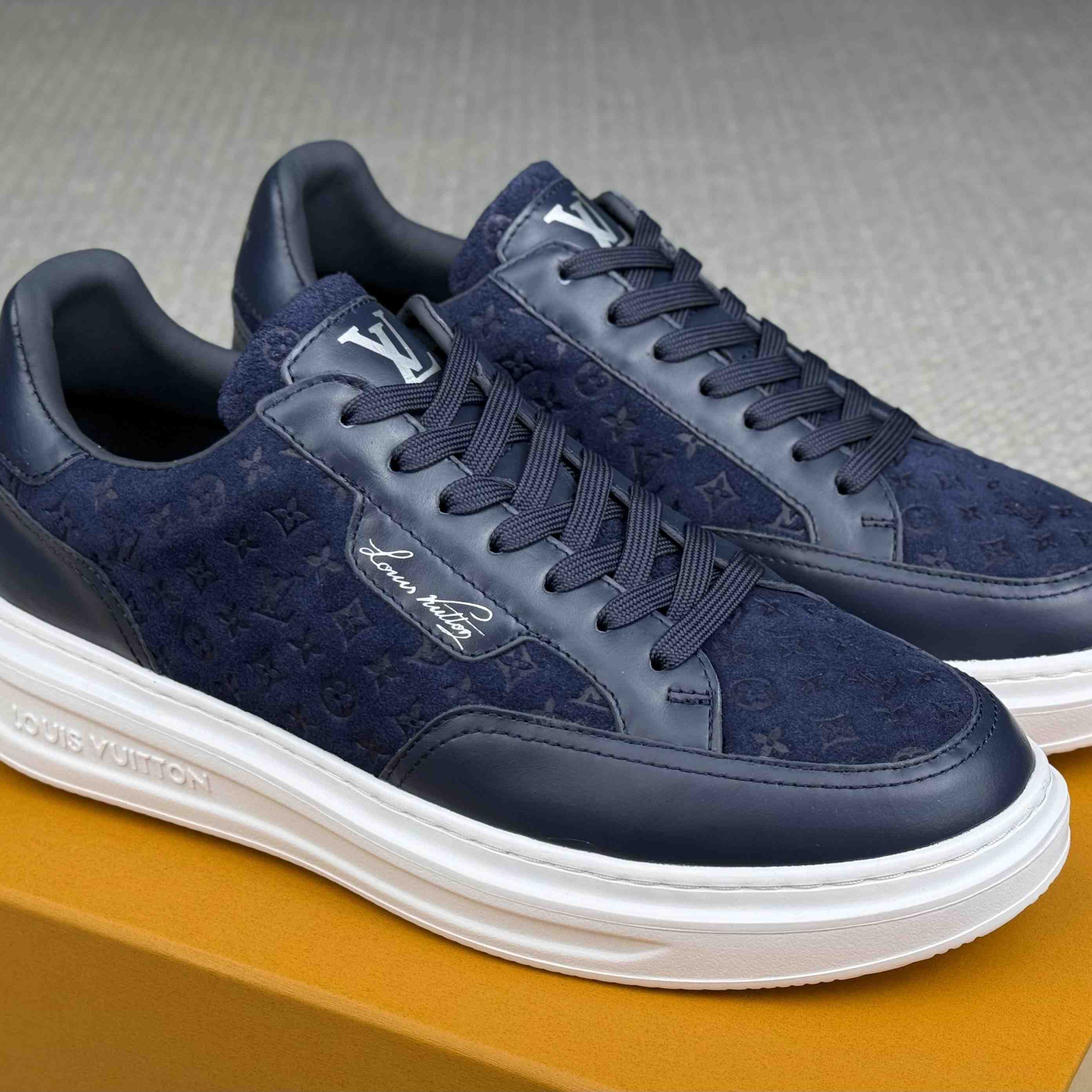 Louis Vuitton Beverly Hills Sneaker 1AKBR9 - FashionPlug