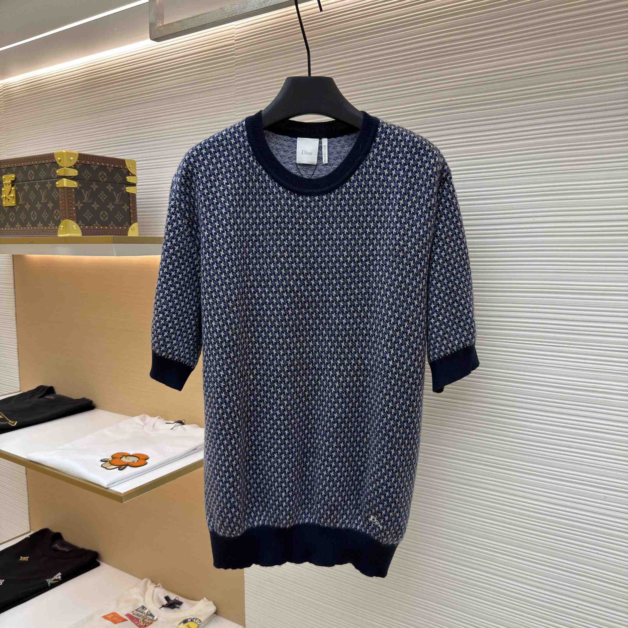  Dior Short-Sleeved Sweater - FashionPlug
