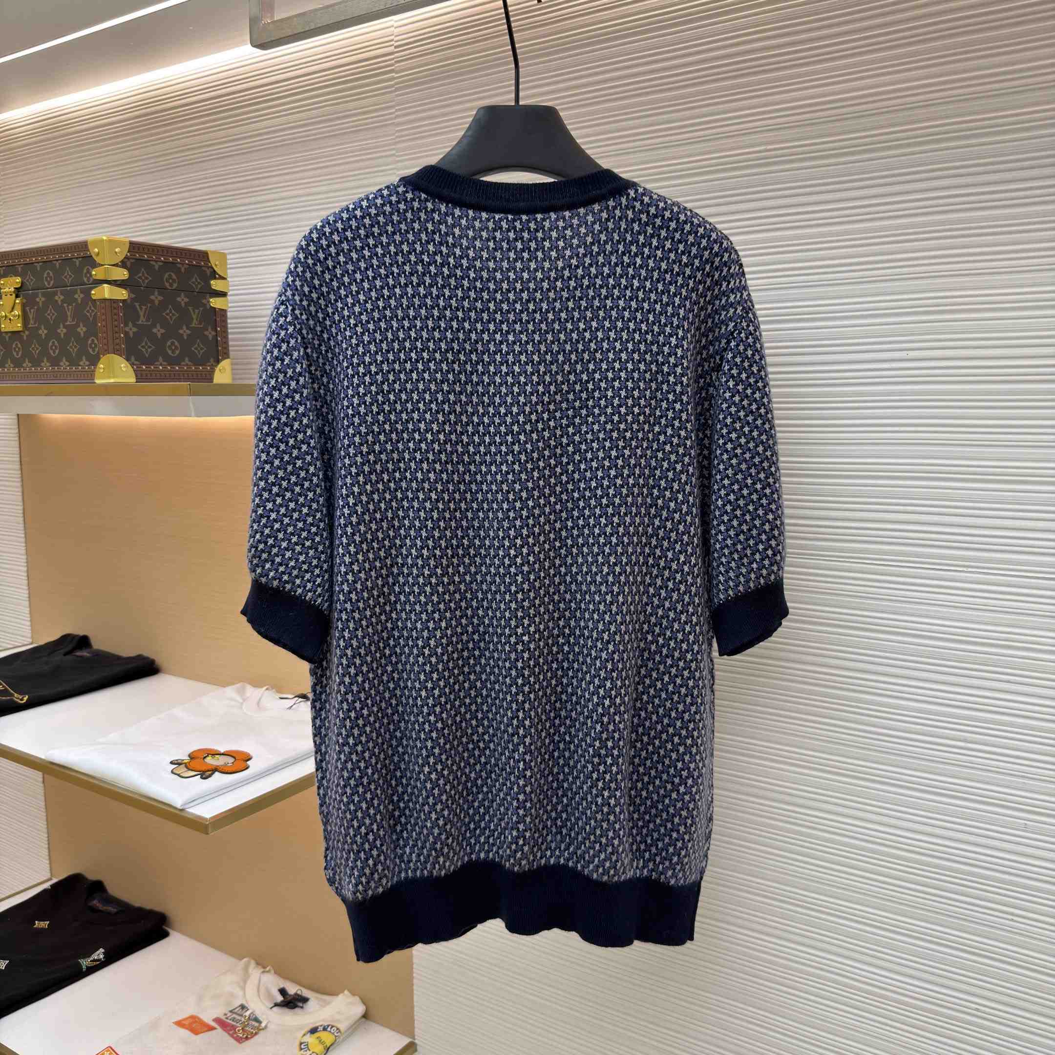  Dior Short-Sleeved Sweater - FashionPlug