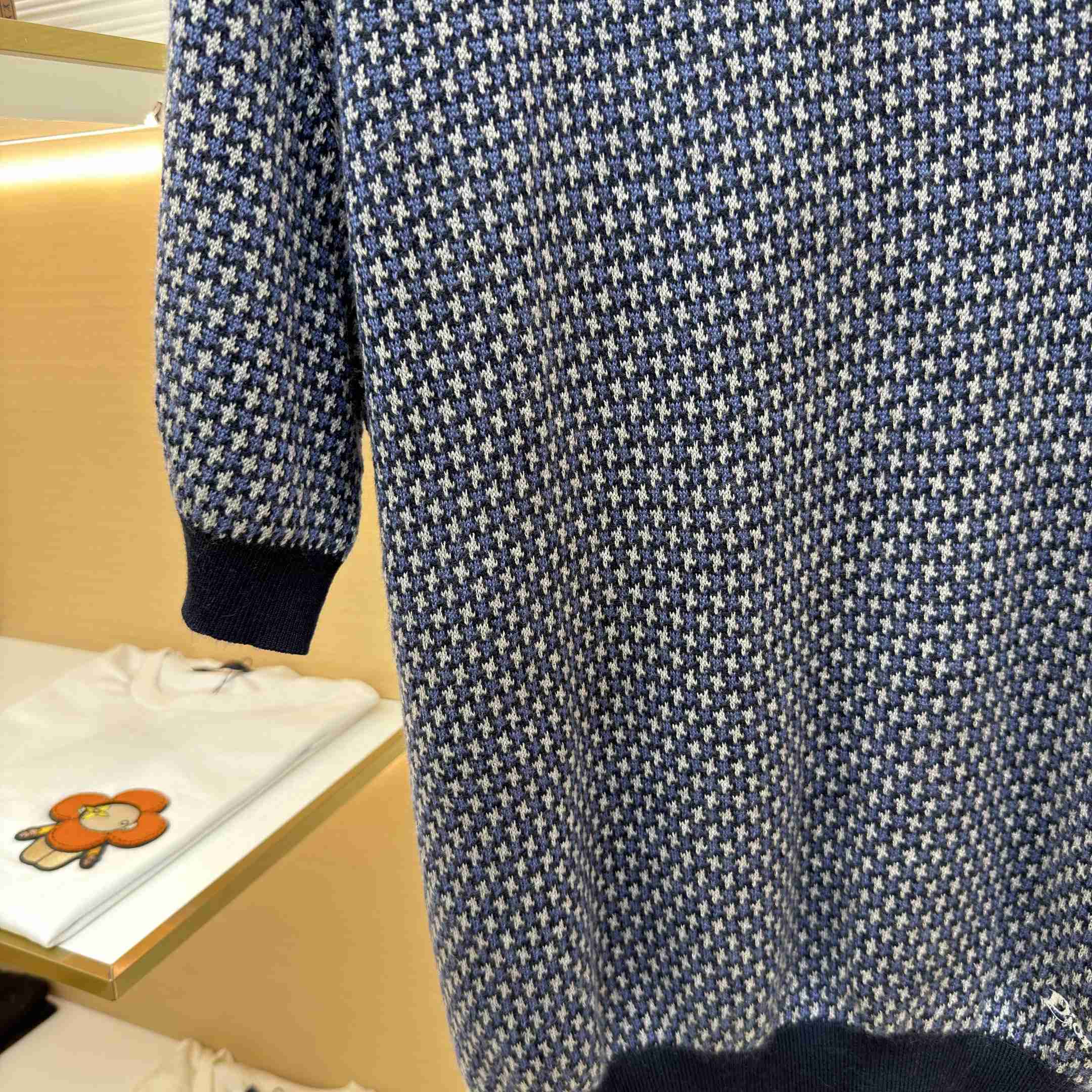  Dior Short-Sleeved Sweater - FashionPlug